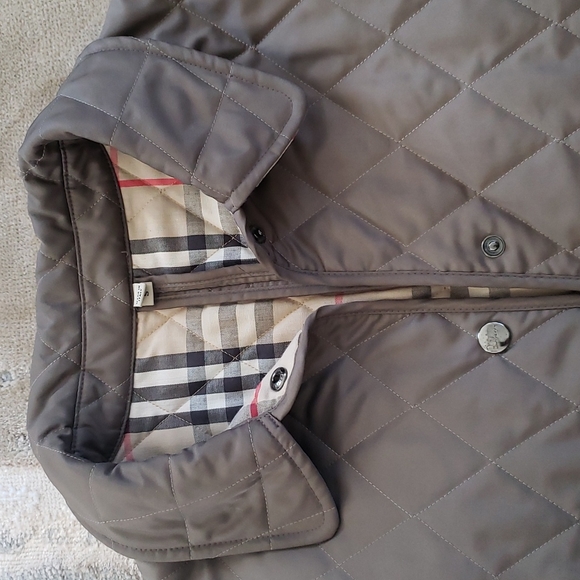 Authentic Burberry  quilted Jacket - Picture 14 of 14